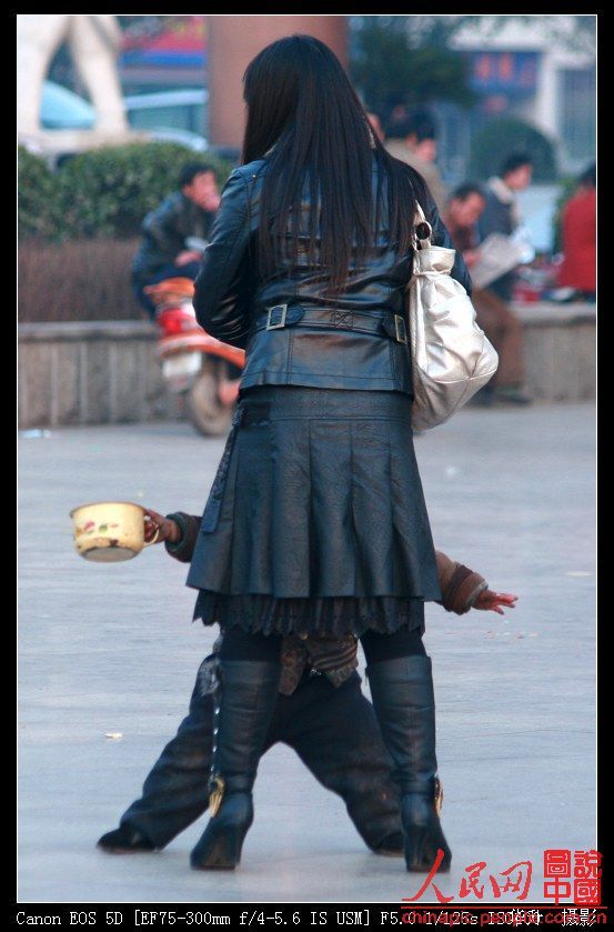 A small Chinese beggar (14 photos)