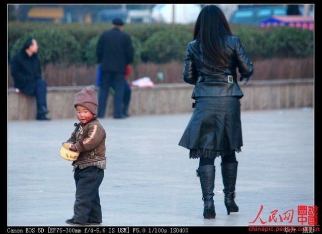 A small Chinese beggar (14 photos)