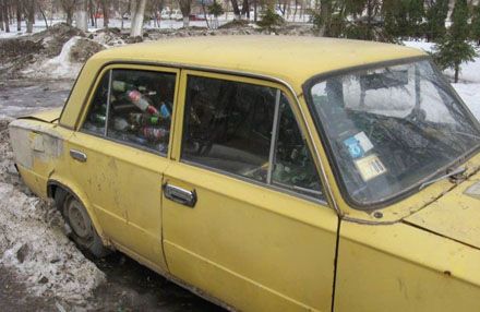 Why did they do that with this car? (3 photos)