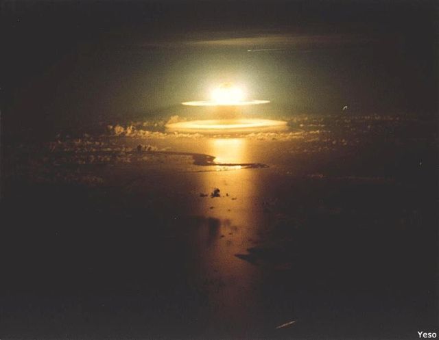 Nuclear Explosions (88 photos)