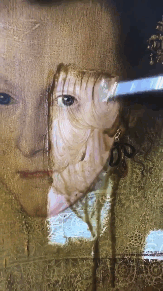 That’s How Restoration Of 400-Year-Old Paintings Looks Like