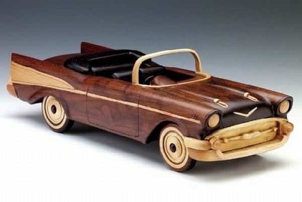 Wooden vehicles. Great job! (9 photos)
