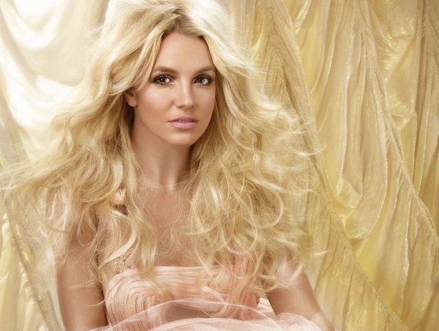 A little photoshot with Britney Spears (9 photos)