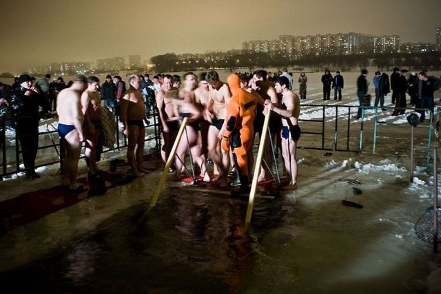 The feast of the Baptism of the Lord in Russia (17 pics)
