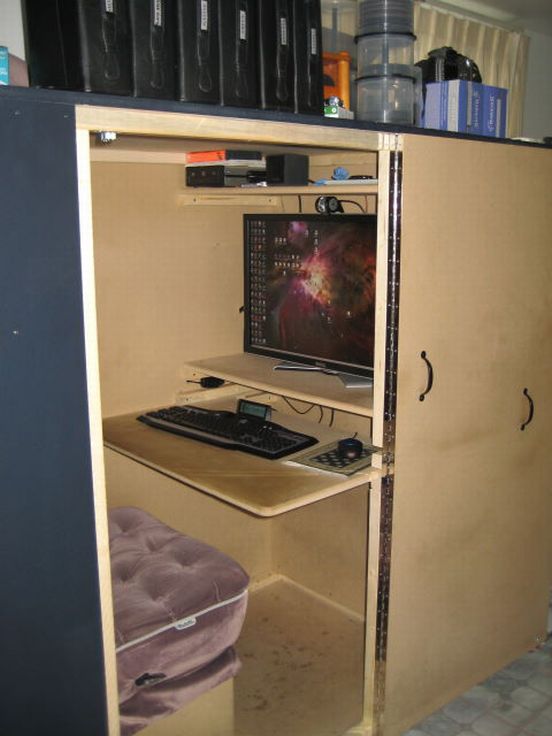 How to relax in the office (10 pics)