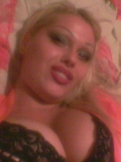 Girls with silicone faces (47 pics)