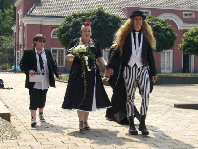 Amusing pictures from weddings (100 pics)