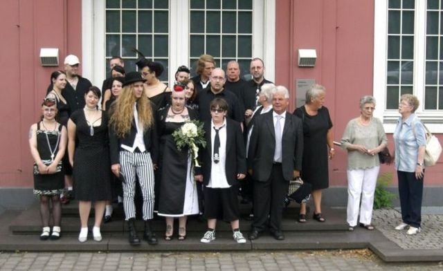 Amusing pictures from weddings (100 pics)