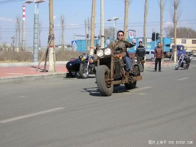Very interesting bike (7 pics)