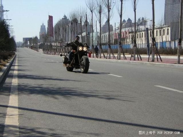 Very interesting bike (7 pics)