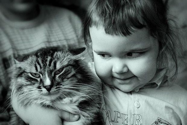 http://izismile.com/img/img2/20090209/children_and_pets_00.jpg