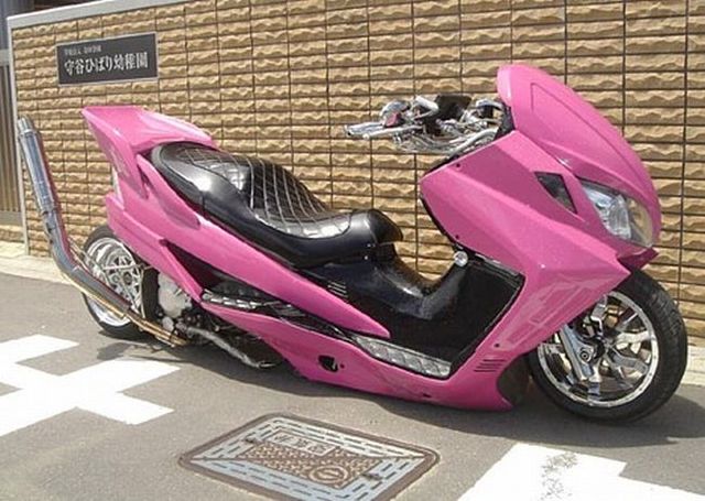 Japanese scooters (20 pics)