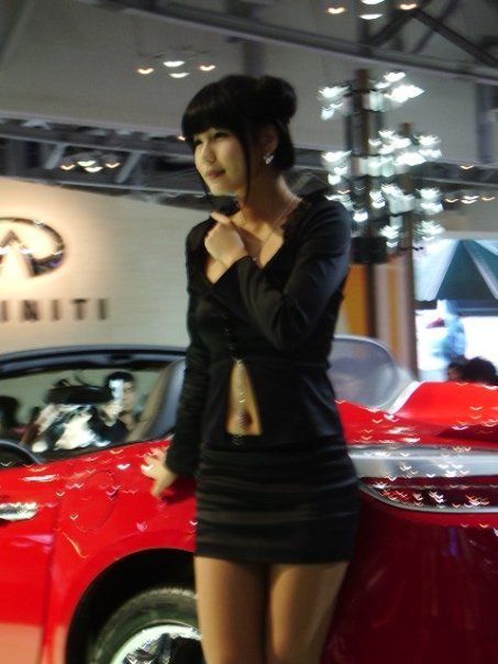 Girls From Korean Auto Shows 16 Photos