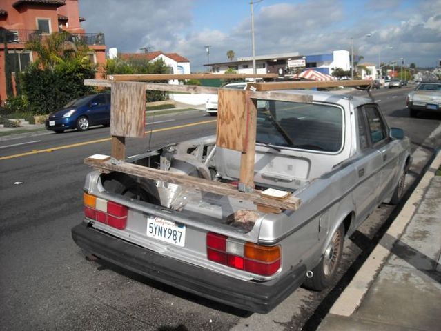 Heheh )) Somebody has totally pimped his Volvo (5 photos)