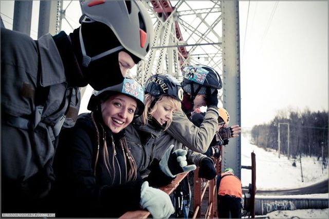 Rope-jumping it’s craziness (25 pics + 1 video)