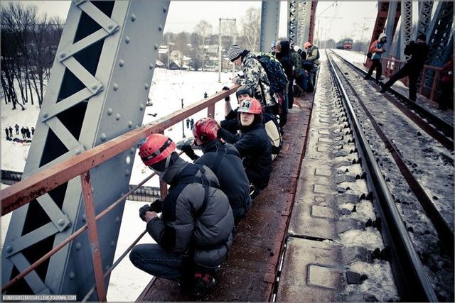 Rope-jumping it’s craziness (25 pics + 1 video)