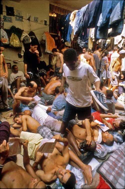 Cruel truth about Brazilian prisons  (21 pics)