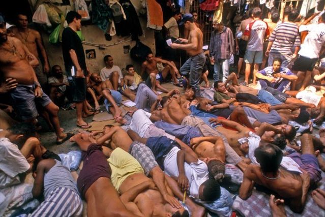 Cruel truth about Brazilian prisons  (21 pics)