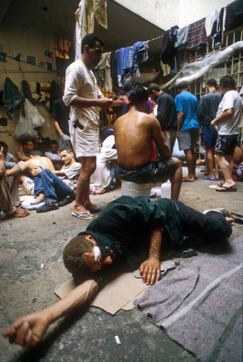 Cruel truth about Brazilian prisons  (21 pics)