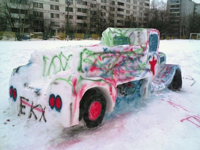 Cool snow truck (3 photos)