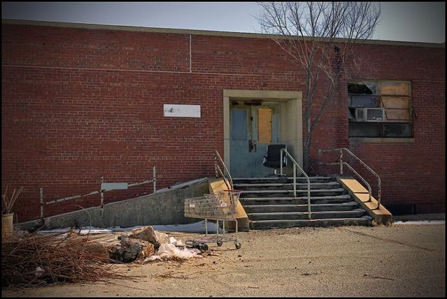 Abandoned hospital (36 pics)