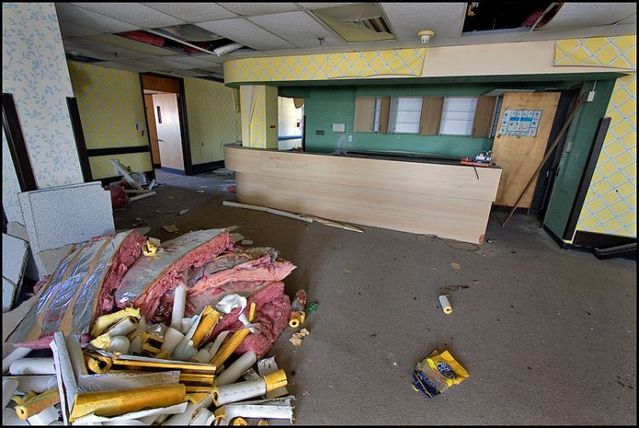 Abandoned hospital (36 pics)