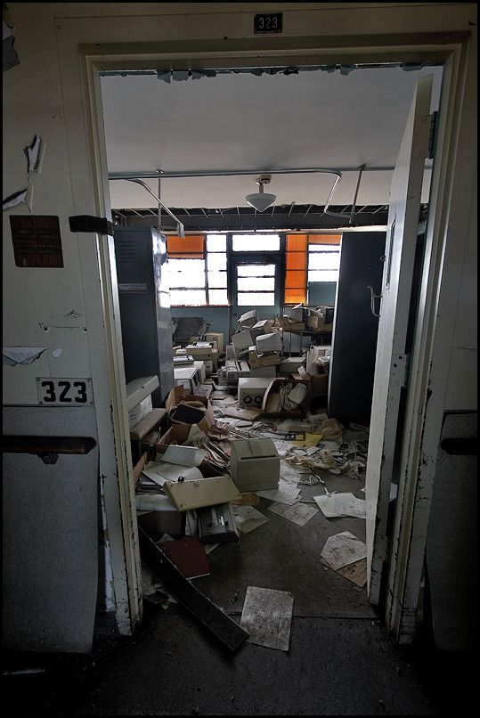 Abandoned hospital (36 pics)