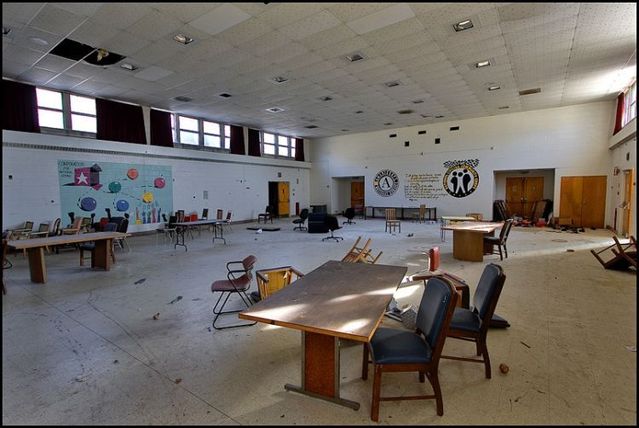 Abandoned hospital (36 pics)