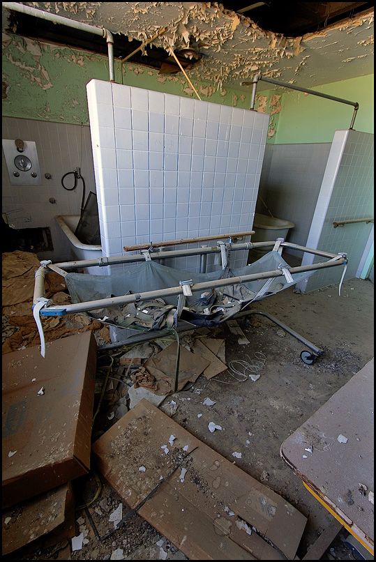 Abandoned hospital (36 pics)