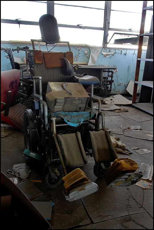 Abandoned hospital (36 pics)