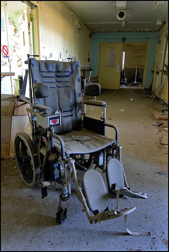 Abandoned hospital (36 pics)