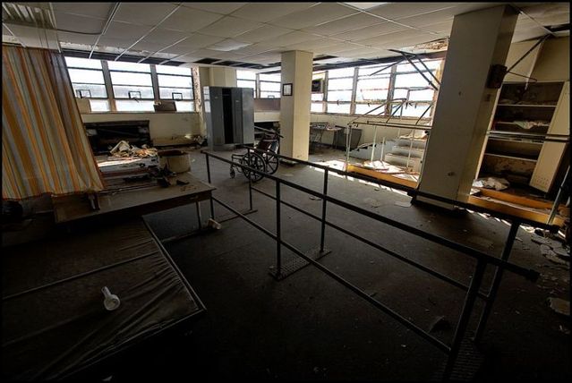 Abandoned hospital (36 pics)