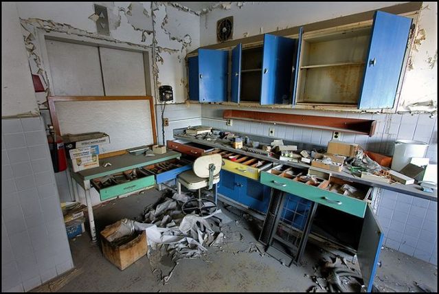 Abandoned hospital (36 pics)