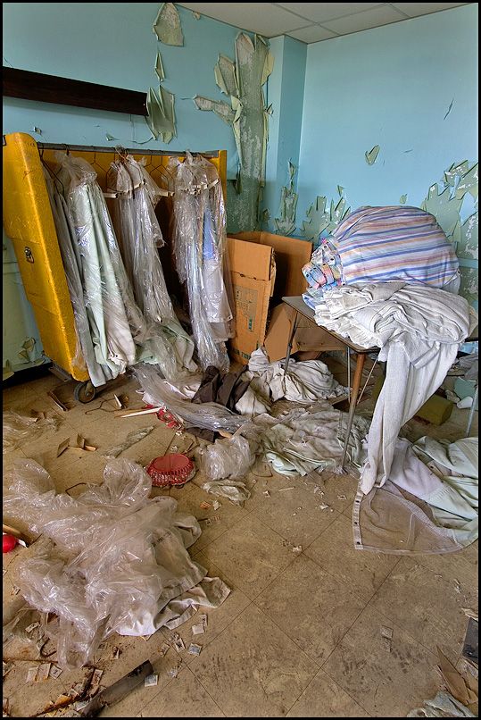 Abandoned hospital (36 pics)