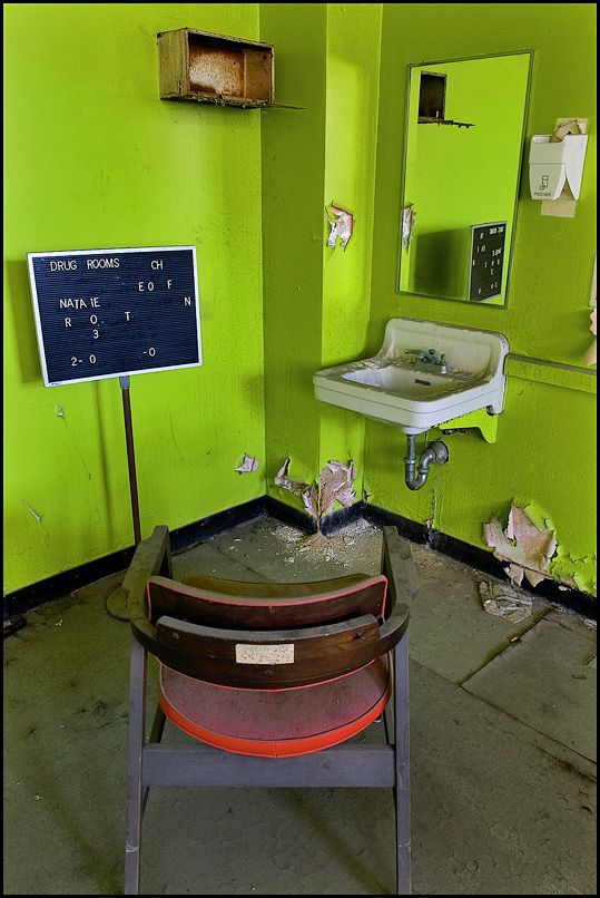 Abandoned hospital (36 pics)