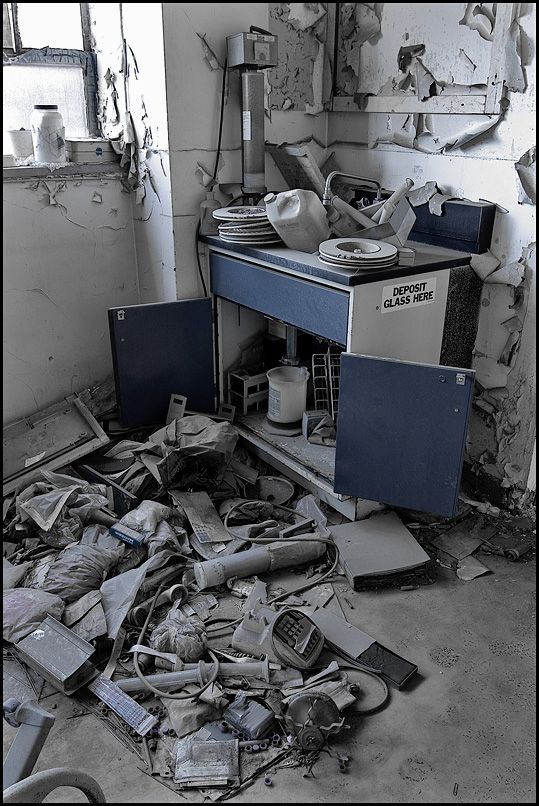Abandoned hospital (36 pics)