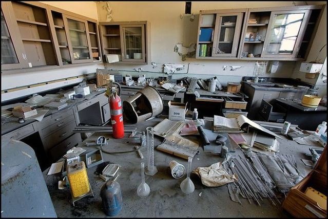 Abandoned hospital (36 pics)