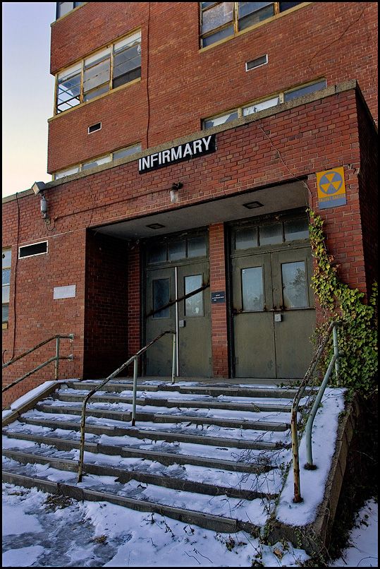 Abandoned hospital (36 pics)