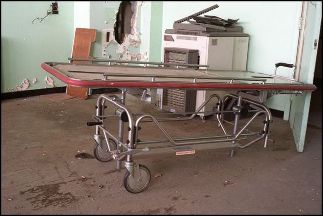 Abandoned hospital (36 pics)