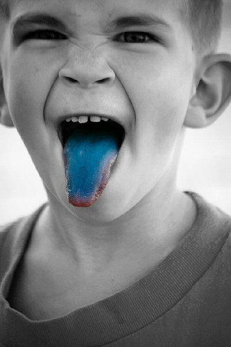 Show your tongue. Excellent photo series (40 photos)