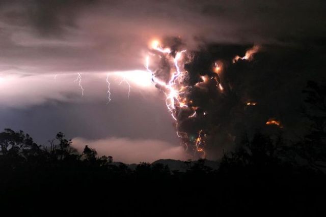 Volcano eruption in Chile (7 pics)