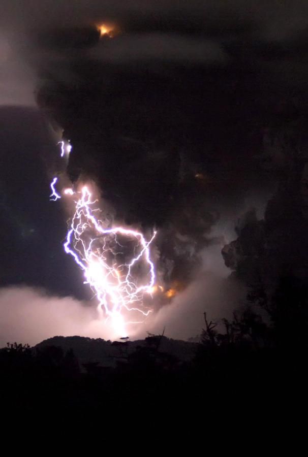 Volcano eruption in Chile (7 pics)