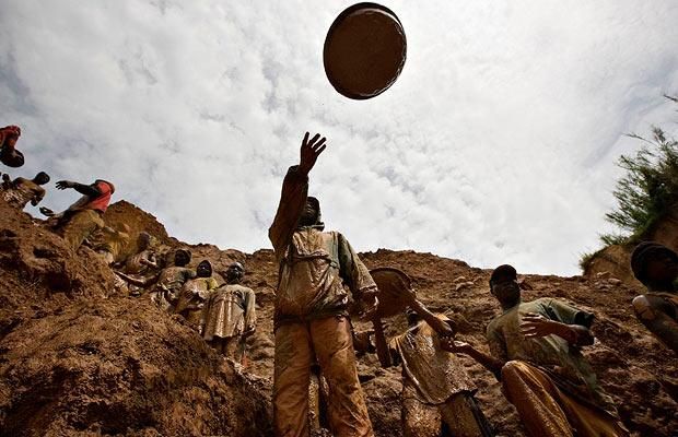 The gold mining in the Congo (15 photographs)
