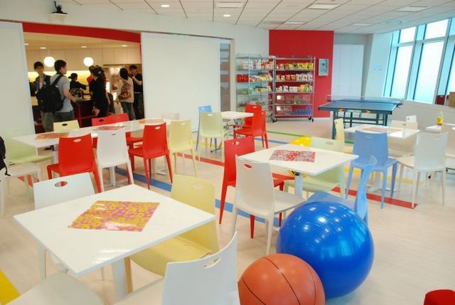 Google Offices (Googleplex) around the world (63 pics)