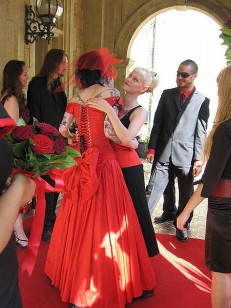 Gothic marriages (46 pics)