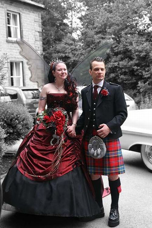Gothic marriages (46 pics)