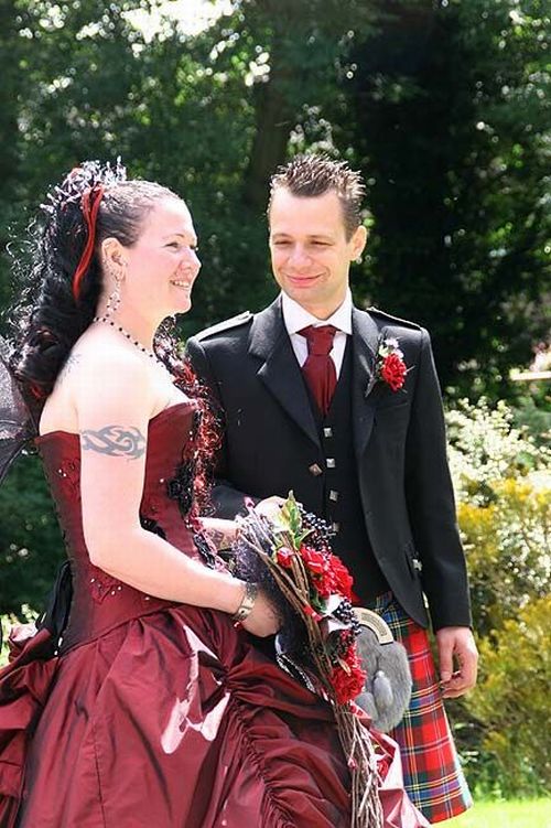Gothic marriages (46 pics)