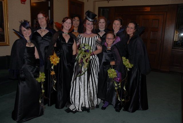 Gothic marriages (46 pics)