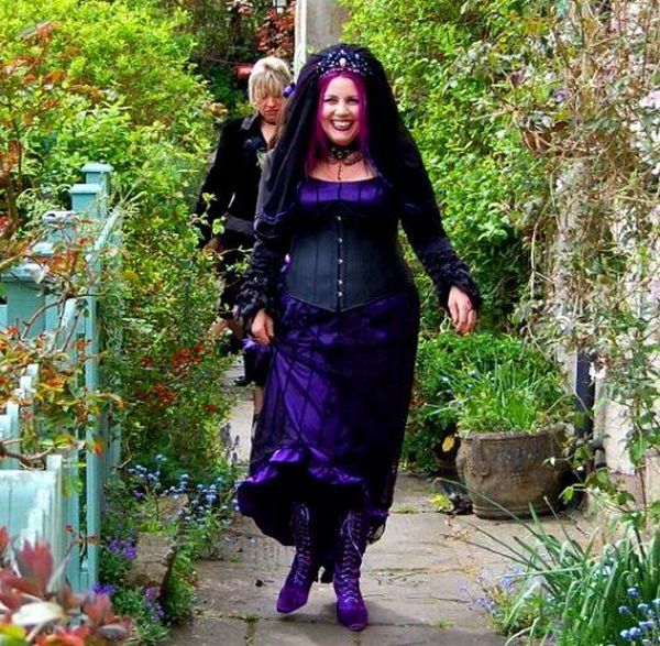 Gothic marriages (46 pics)