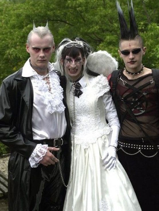 Gothic marriages (46 pics)